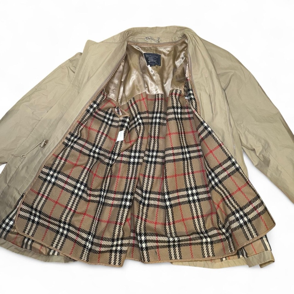 Zip up Burberry trench coat large - Picture 6 of 8